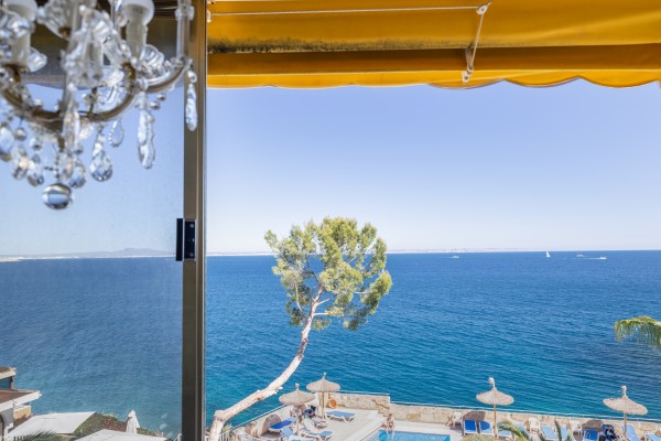 Investitionswohnung in erster Meereslinie mit Panoramablick auf die Bucht von Palma