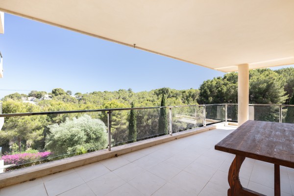 Bright apartment with sea views and great potential in Floresta de Mar