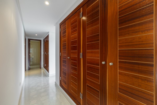 Bright apartment with sea views and great potential in Floresta de Mar