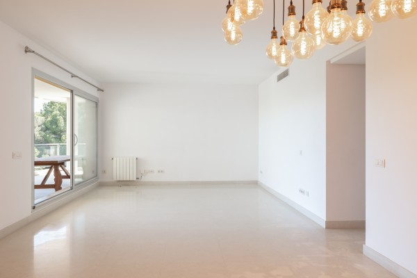 Bright apartment with sea views and great potential in Floresta de Mar