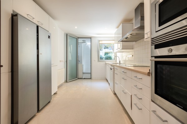 Bright apartment with sea views and great potential in Floresta de Mar
