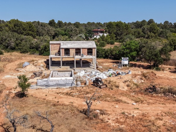 Casa de campo mediterránea en construcción con piscina y gran parcela en Sencelles