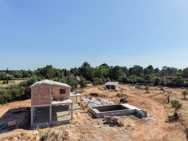 Casa de campo mediterránea en construcción con piscina y gran parcela en Sencelles