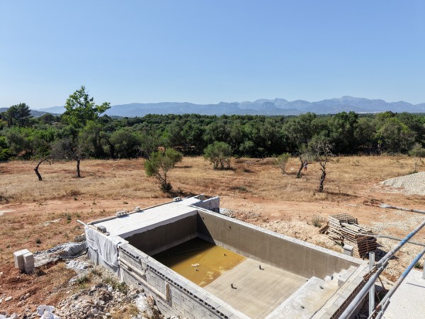Casa de campo mediterránea en construcción con piscina y gran parcela en Sencelles