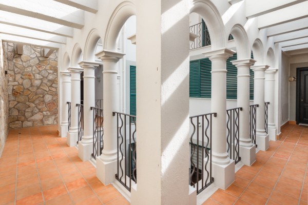 Renovated duplex apartment with spacious private terraces in Cas Català