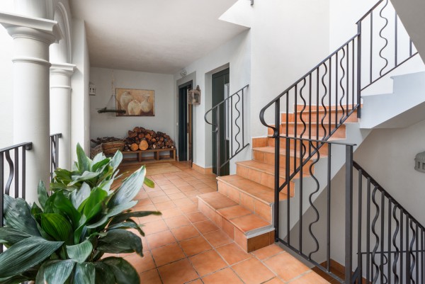 Renovated duplex apartment with spacious private terraces in Cas Català