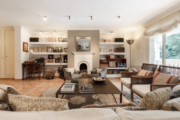 Renovated duplex apartment with spacious private terraces in Cas Català