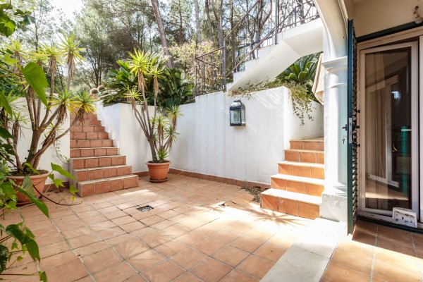 Renovated duplex apartment with spacious private terraces in Cas Català