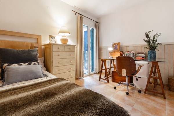 Renovated duplex apartment with spacious private terraces in Cas Català