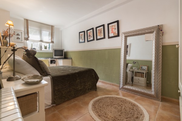 Renovated duplex apartment with spacious private terraces in Cas Català