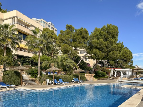 Apartment with terrace in the iconic Zodiac Residence in Illetas