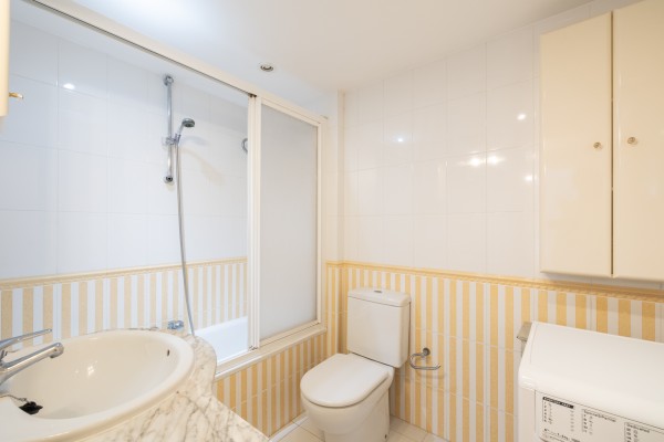 Apartment with terrace in the iconic Zodiac Residence in Illetas
