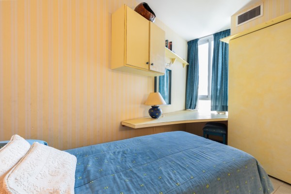 Apartment with terrace in the iconic Zodiac Residence in Illetas