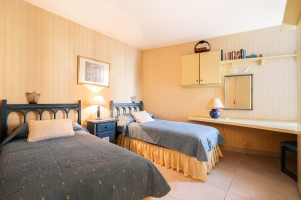 Apartment with terrace in the iconic Zodiac Residence in Illetas