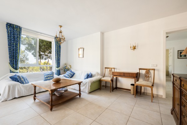 Apartment with terrace in the iconic Zodiac Residence in Illetas