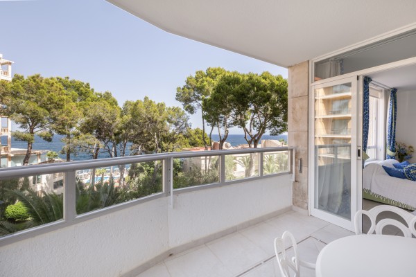 Apartment with terrace in the iconic Zodiac Residence in Illetas