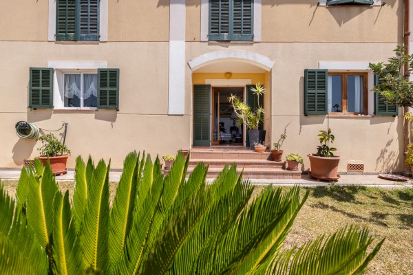 Erdgeschosswohnung in einem Zweifamilienhaus mit privatem Garten in Es Caülls, Marratxí
