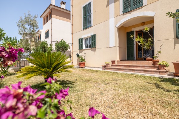 Erdgeschosswohnung in einem Zweifamilienhaus mit privatem Garten in Es Caülls, Marratxí