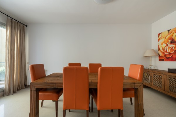 Spacious 4-bedroom apartment with terrace and sea views in Sol de Mallorca