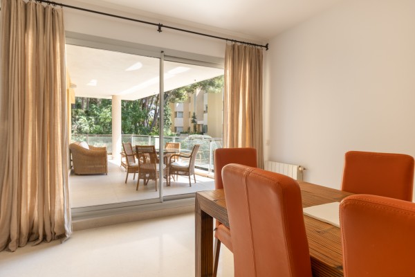 Spacious 4-bedroom apartment with terrace and sea views in Sol de Mallorca