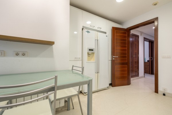 Spacious 4-bedroom apartment with terrace and sea views in Sol de Mallorca