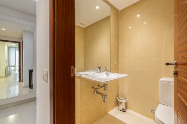 Spacious 4-bedroom apartment with terrace and sea views in Sol de Mallorca
