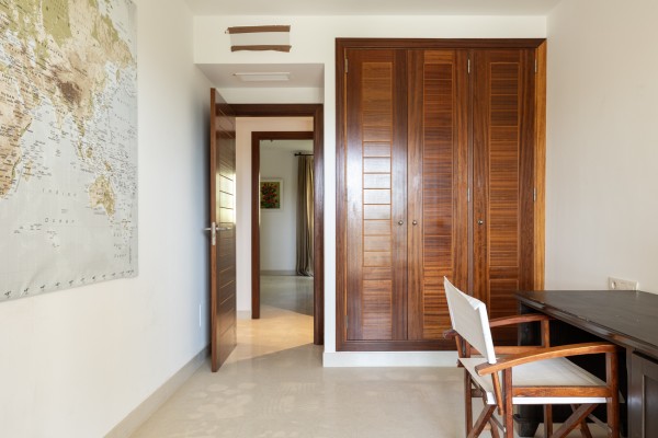 Spacious 4-bedroom apartment with terrace and sea views in Sol de Mallorca