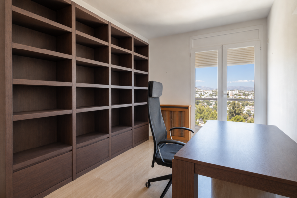 Penthouse with panoramic rooftop terrace and sea views in Illetas