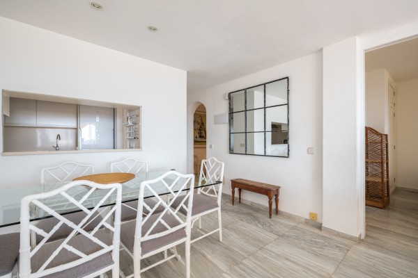 Apartamento en primera línea de mar con jardín privado en Ambassador Park