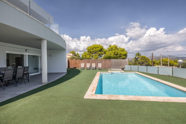 Detached house with pool in El Toro