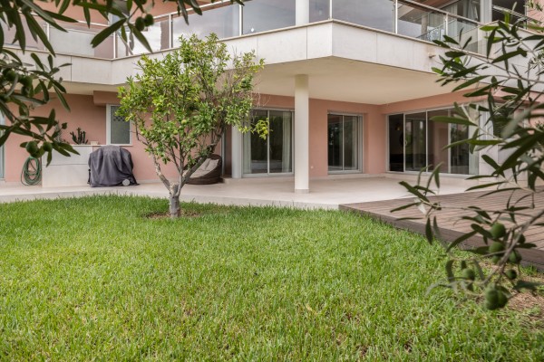 Erdgeschosswohnung mit Privatgarten in Floresta de Mar