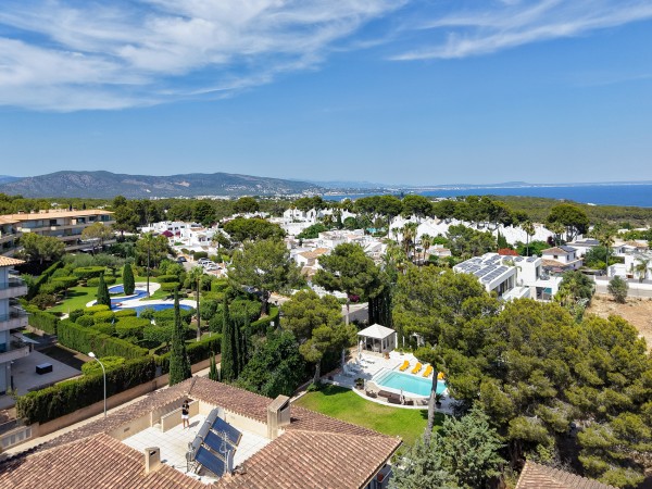 Chalet pareado con piscina privada en Sol de Mallorca