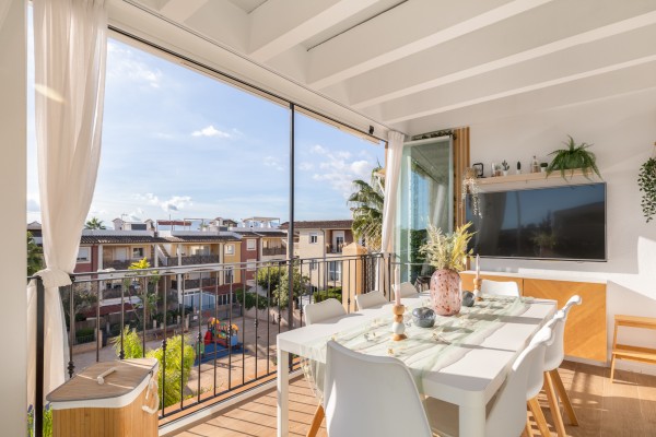 Ático de 4 dormitorios con solárium privado de 100 m² en Es Caülls