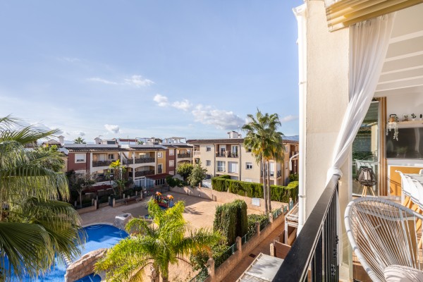 Ático de 4 dormitorios con solárium privado de 100 m² en Es Caülls