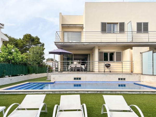 House with swimming pool for rent in Playa de Muro