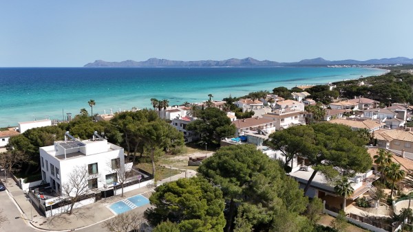 Modern and comfortable semi-detached villa in 80m from the beach Playa de Muro