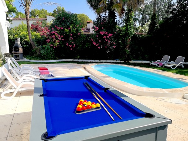4-bedroom villa with pool 