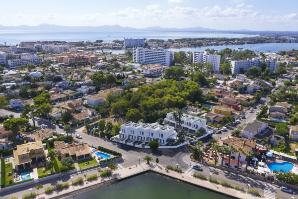 Casas adosadas nuevas 2025 en Port Alcudia