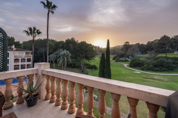 Penthouse with Golf Views and Sunny Terrace in Bendinat