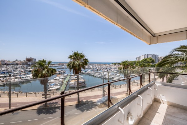 Piso con 4 habitaciones en venta en Portixol