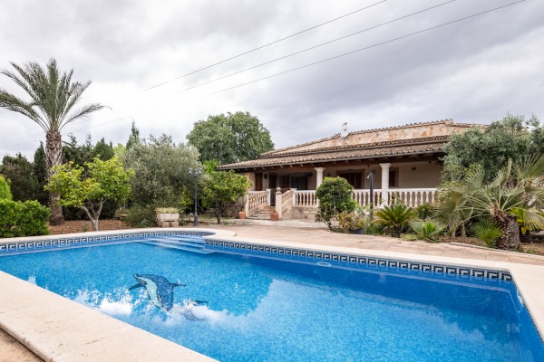 4 bedroom house for sale in Looseta