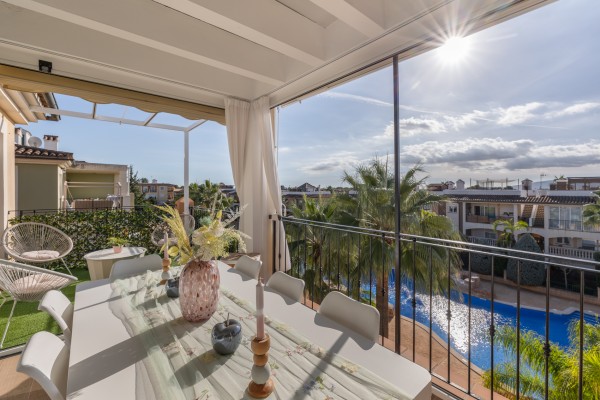 Ático de 4 dormitorios con solárium privado de 100 m² en Es Caülls
