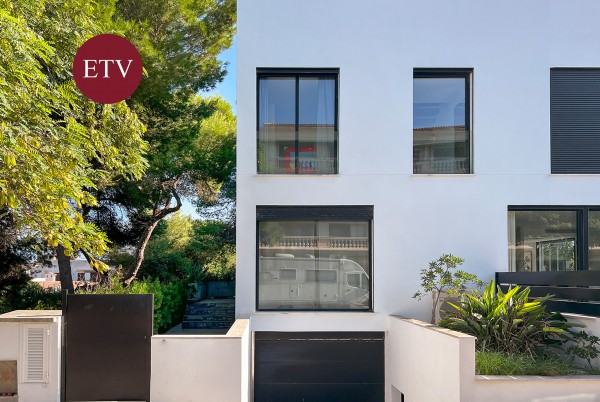 Casa pareada moderna con licencia ETV y a 50m de la playa
