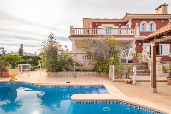 Villa impecable en el corazón de Bahía Grande, cerca del mar
