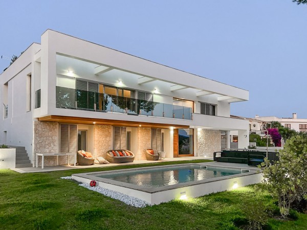Villa moderna en venta en Cala Vinyes