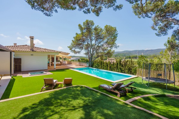 House with golf and mountain views for sale in Son Vida
