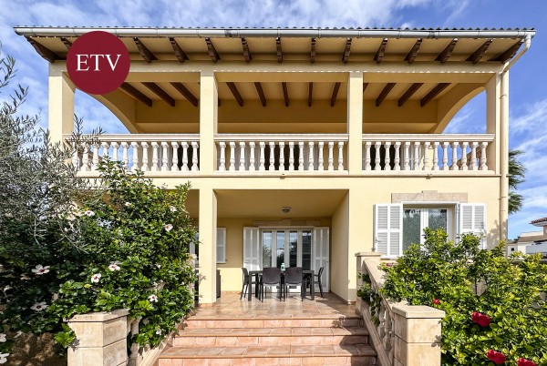 Chalet con 2 viviendas en zona cotizada
