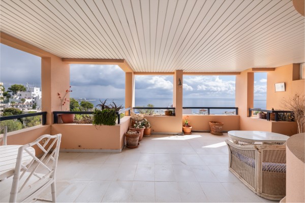Apartamento ALTOS con vistas al mar  en la codiciada zona de Illetas